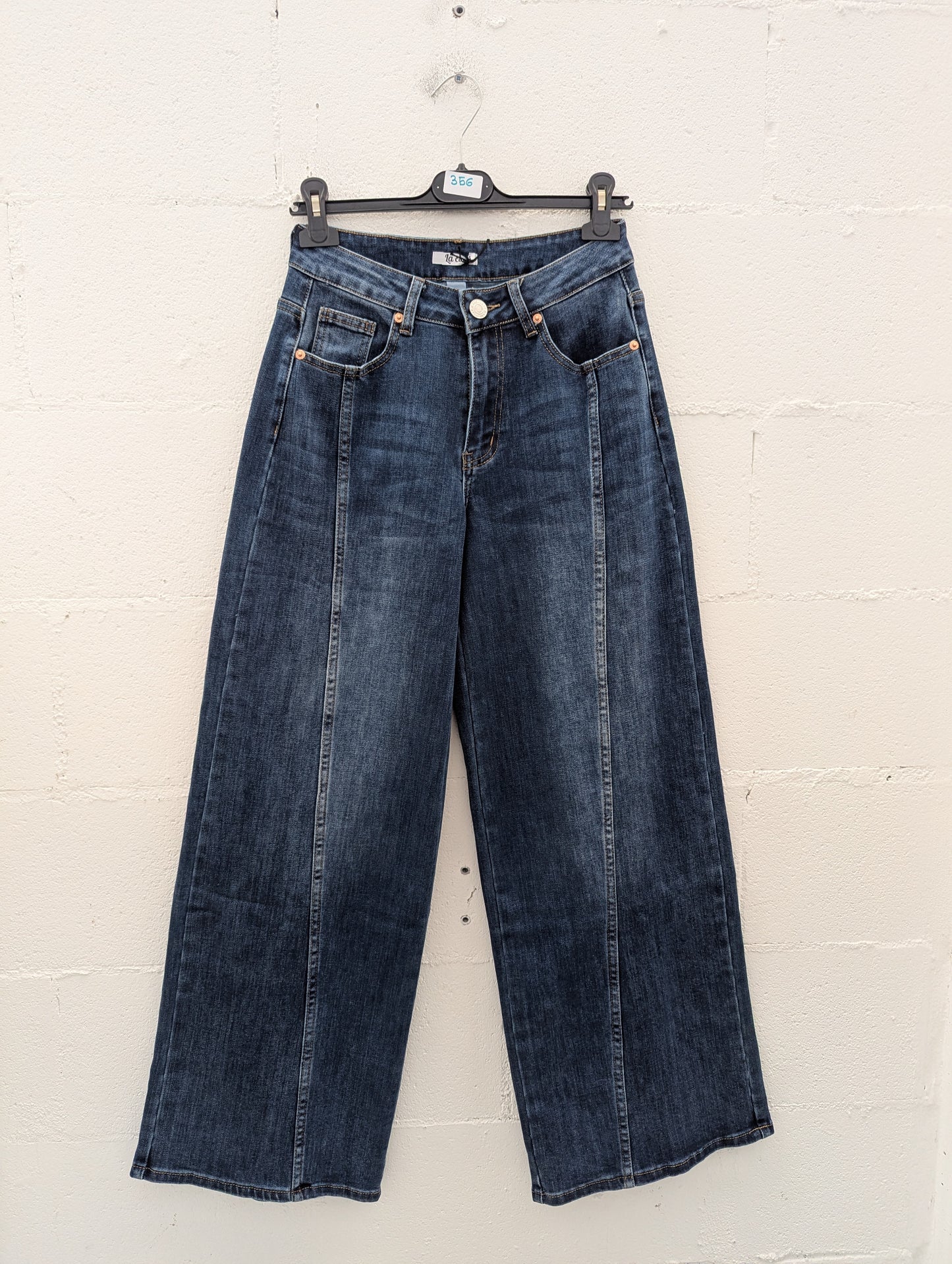 Jeans culotte a vita alta con piega frontale